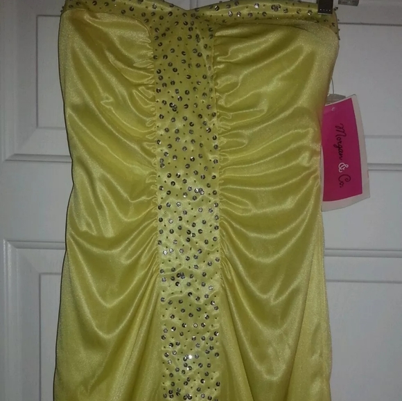 NEW YELLOW PARTIAL SEQUIN STRAPLESS DRESS (XS) - Picture 2 of 8